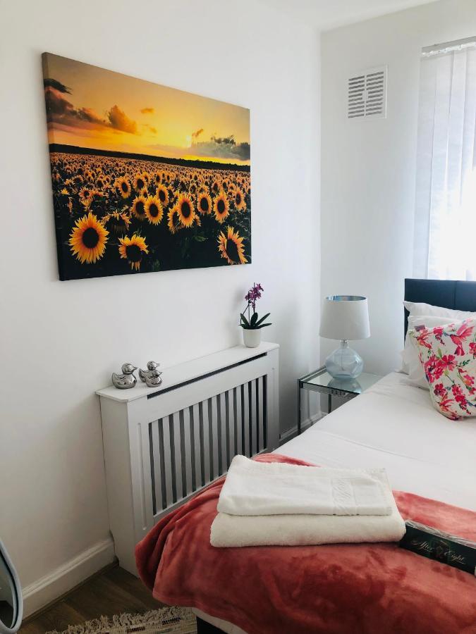 Апартаменти Super Location 2, 1Min Metro 10 Min From Camden Лондон Екстер'єр фото